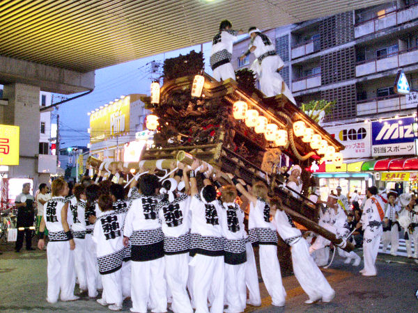 2008/07/31 19:08 JR塚本駅前 あぁ押せ、ヨイヨイ!!