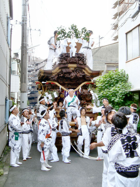 2009/07/31 14:03 姫里 ご祝儀をいただいた家の前での手打ち