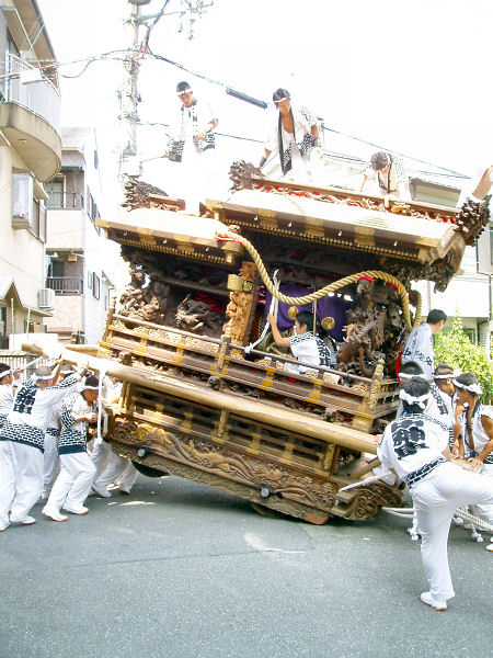 2010/07/31 13:40 元気よく差し上げて廻しています