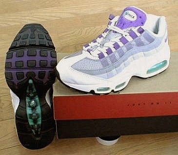 Wmns Air Max 95 OR Grape VOXeb`