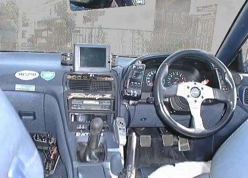 z_inside_p.jpg (Zの運転席写真)