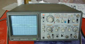 日立電子 V225 20MHzオシロスコープ (Hitachi_V225.jpg)
